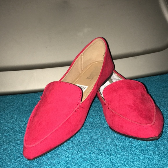 Shoes - Sooo cute NWT Red shoes 👠 beautiful size 7